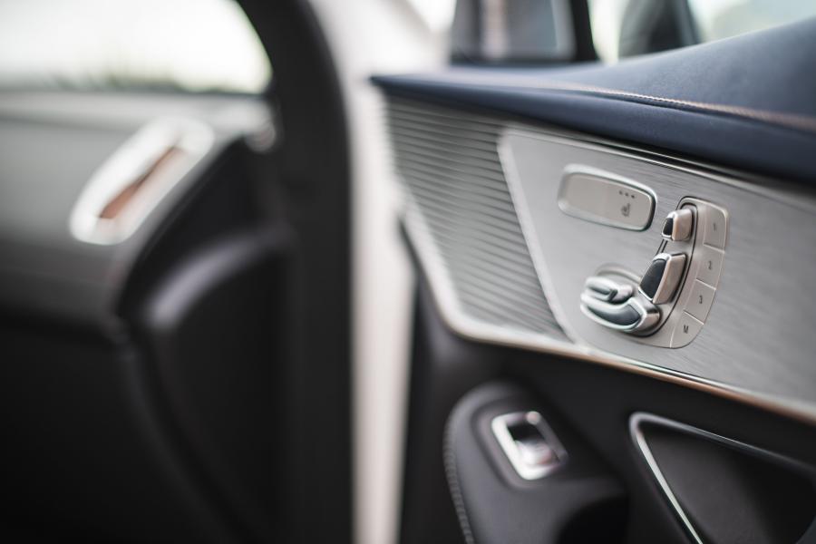 Детали интерьера Mercedes-Benz EQC400 4Matic (N293) 2019 года  (WW) (фото 177 из 202)